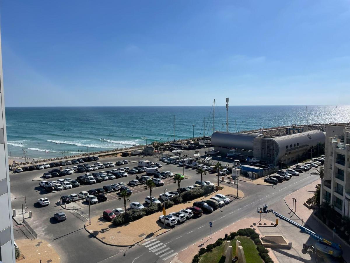 Oceanus Apartment Hotel Herzliya Exterior photo